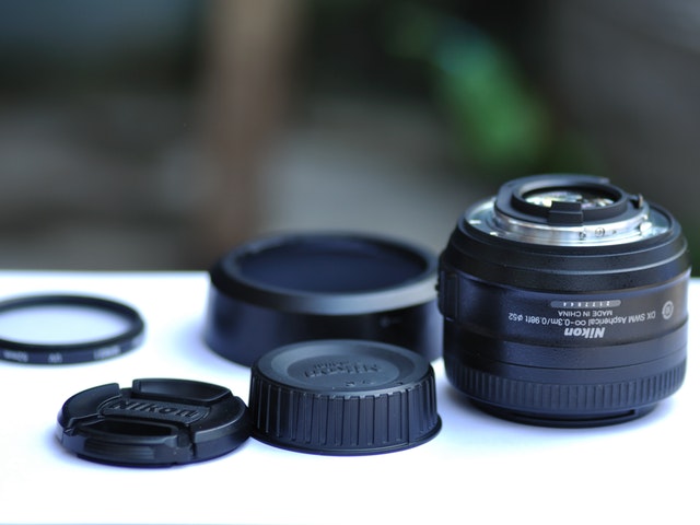 Nikon tillverkar bland annat objektiv.